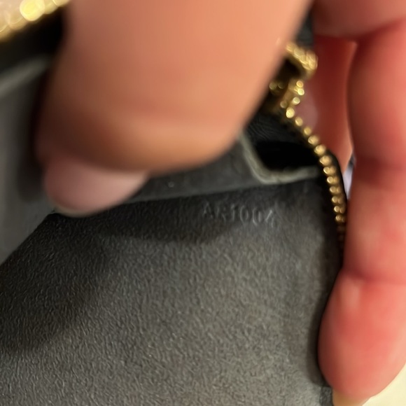 Louis Vuitton Epi Pochette - Picture 13 of 13